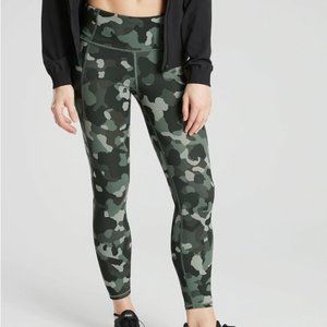 Athleta Lightning Camo 7/8 Tight Leggings